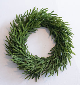 Vita Domi 30" Real Touch Norfolk Pine Wreath, Christmas Wreaths for front door outdoor, Green Wreath Christmas, Faux Cedar Wreath, Window Wreaths, Evergreen Wreath, Large Christmas Wreath w / 140 Tips