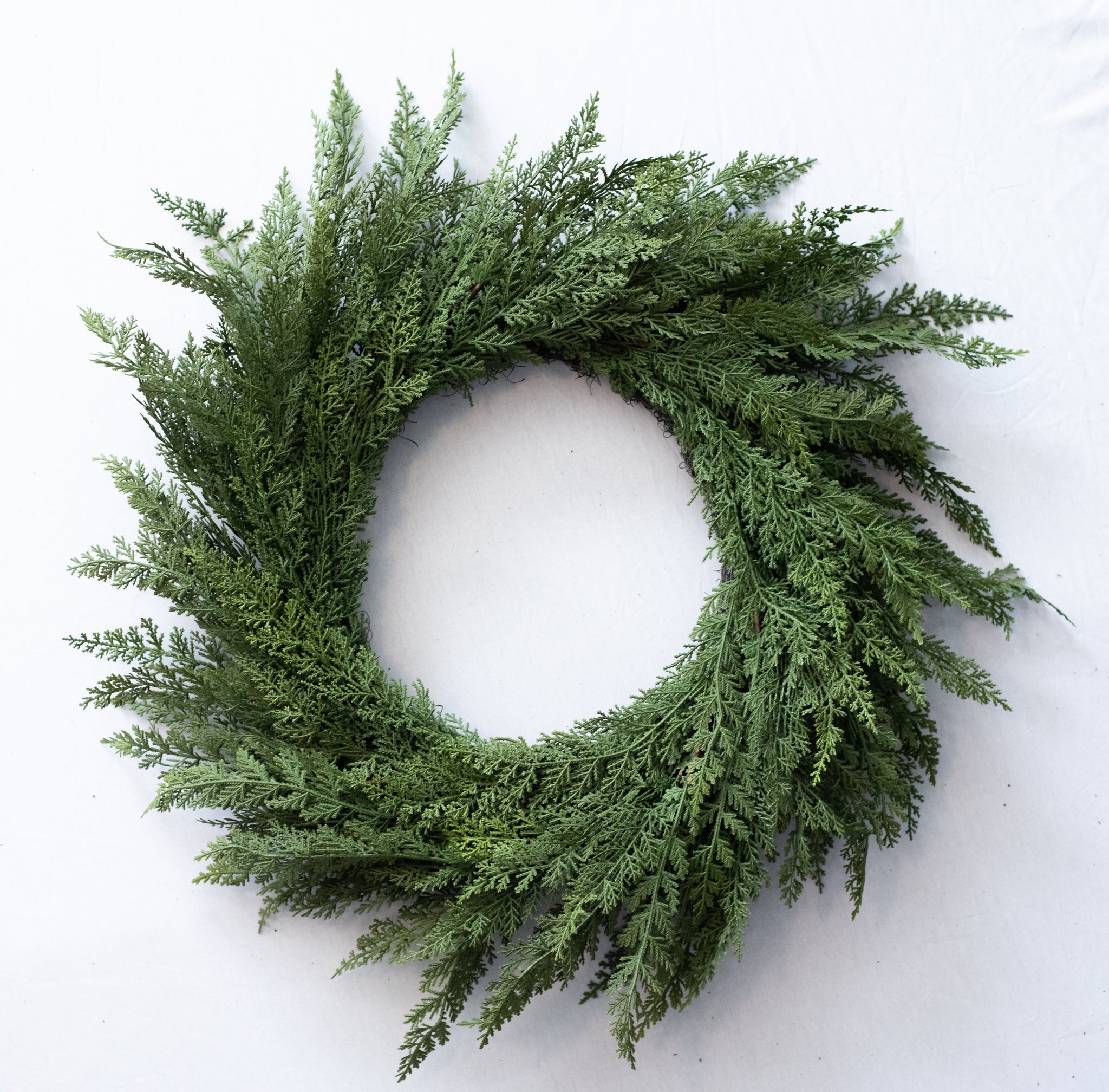 Vita Domi 30" Faux Cedar Wreath, Christmas Wreaths for Front Door Outside, Green Wreath Christmas, Window Wreaths, Real Touch Norfolk Pine Wreath, Evergreen Wreath, Large Christmas Wreath w/ 128 Tips